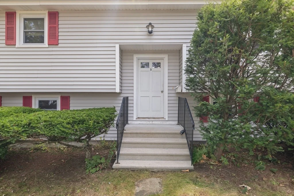 Photo of 5 Hampshire Dr