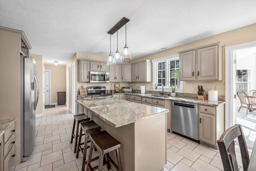 Photo of 171 Munger Hill Rd