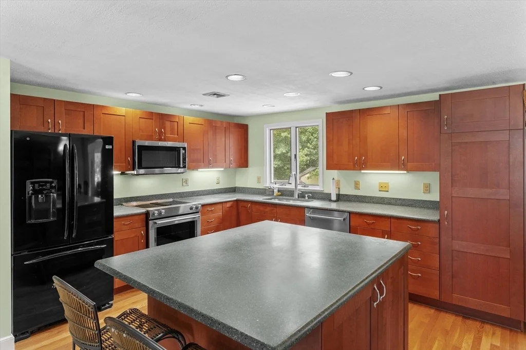 Photo of 9 Brentwood Dr