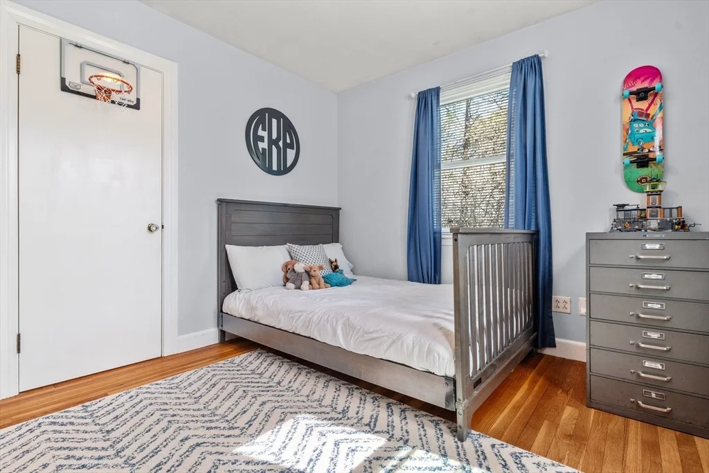 Photo of 28 Riverside Sq