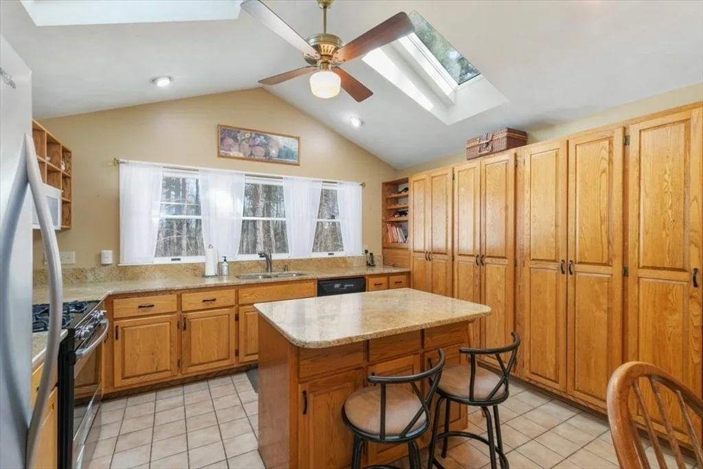 Photo of 58 Oakcrest Circle