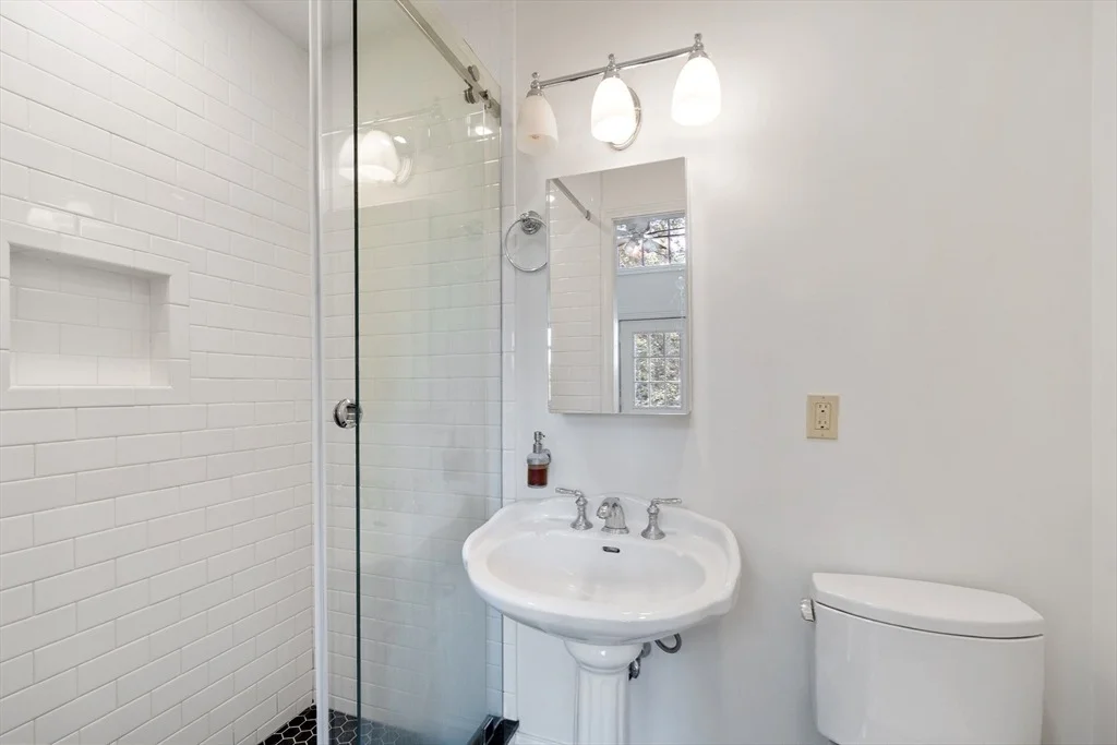 Photo of 23 Centre Ave