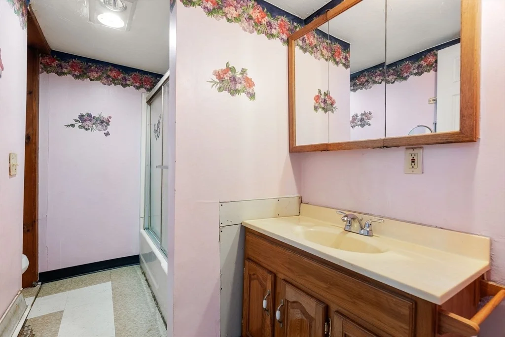 Photo of 178 Brimfield Rd