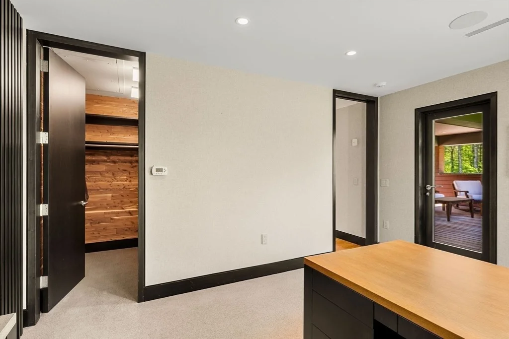 Photo of 5 Redwood Cir
