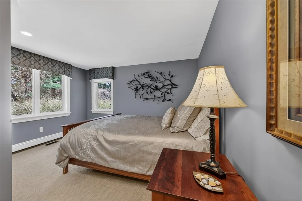 Photo of 37 Mast Hill Rd