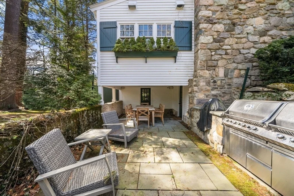 Photo of 25 Longmeadow Road