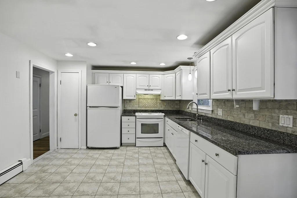 Photo of 10 Diantonio Dr