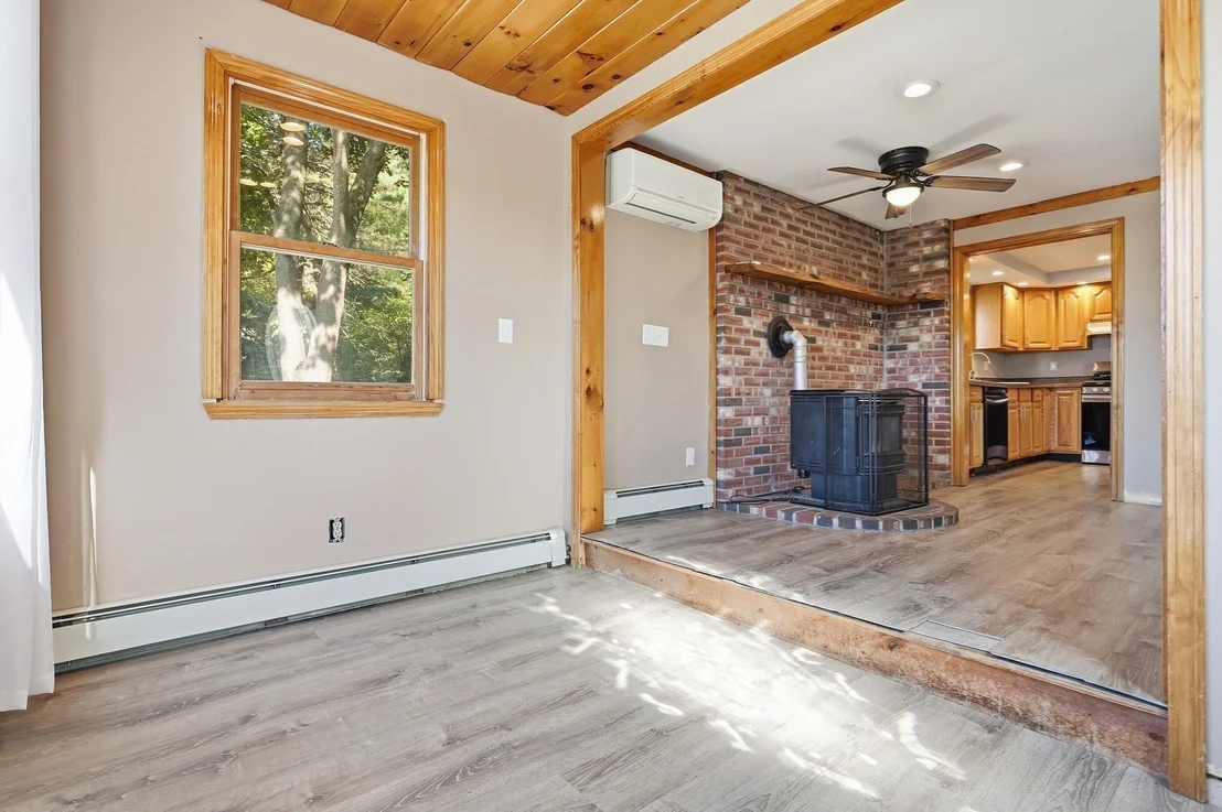 Photo of 141 Long Pond Dr