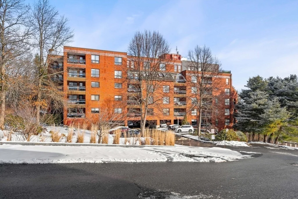 Photo of Unit 419 at 4 Summit Dr