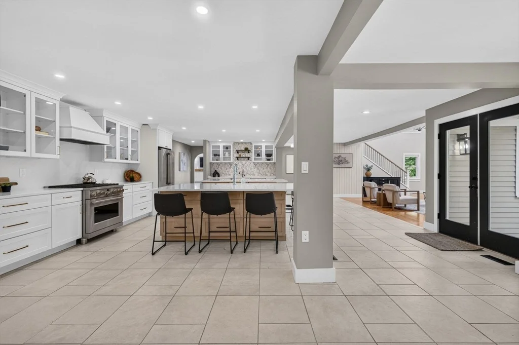 Photo of 4 Fairway Dr