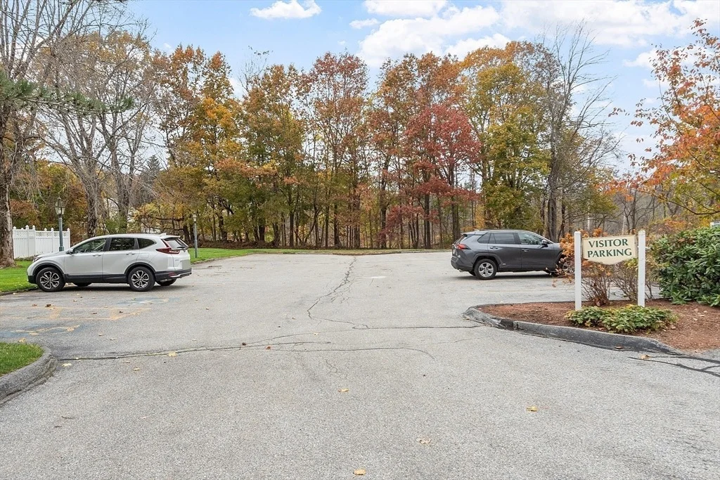 Photo of Unit 4004 at 4004 Brompton Circle