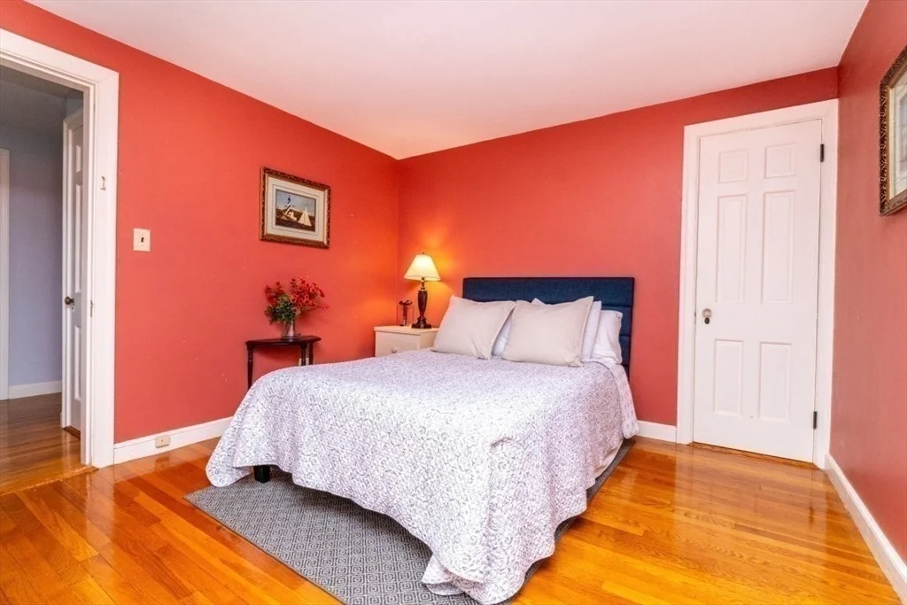 Photo of 484 Brook Rd
