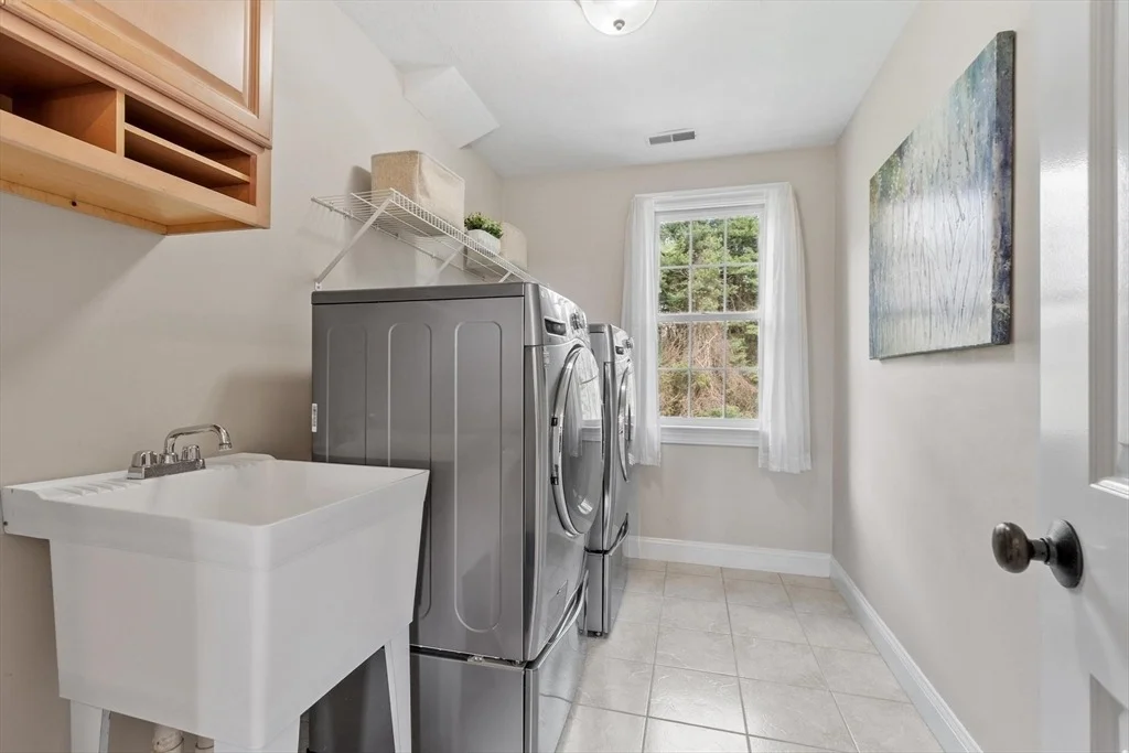 Photo of 140 Barteau Lane
