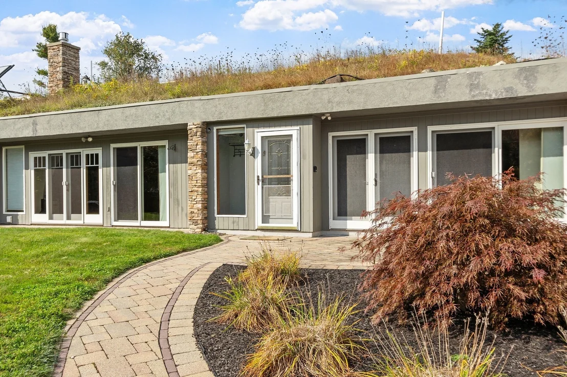 Photo of 137 Princeton Rd