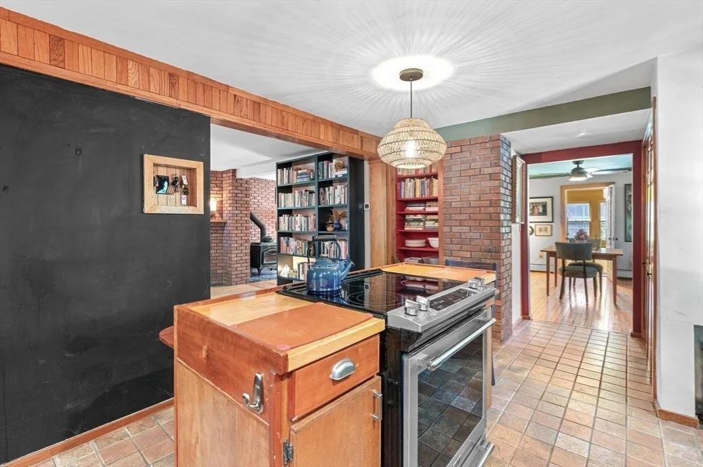 Photo of 35 Cogswell Ave