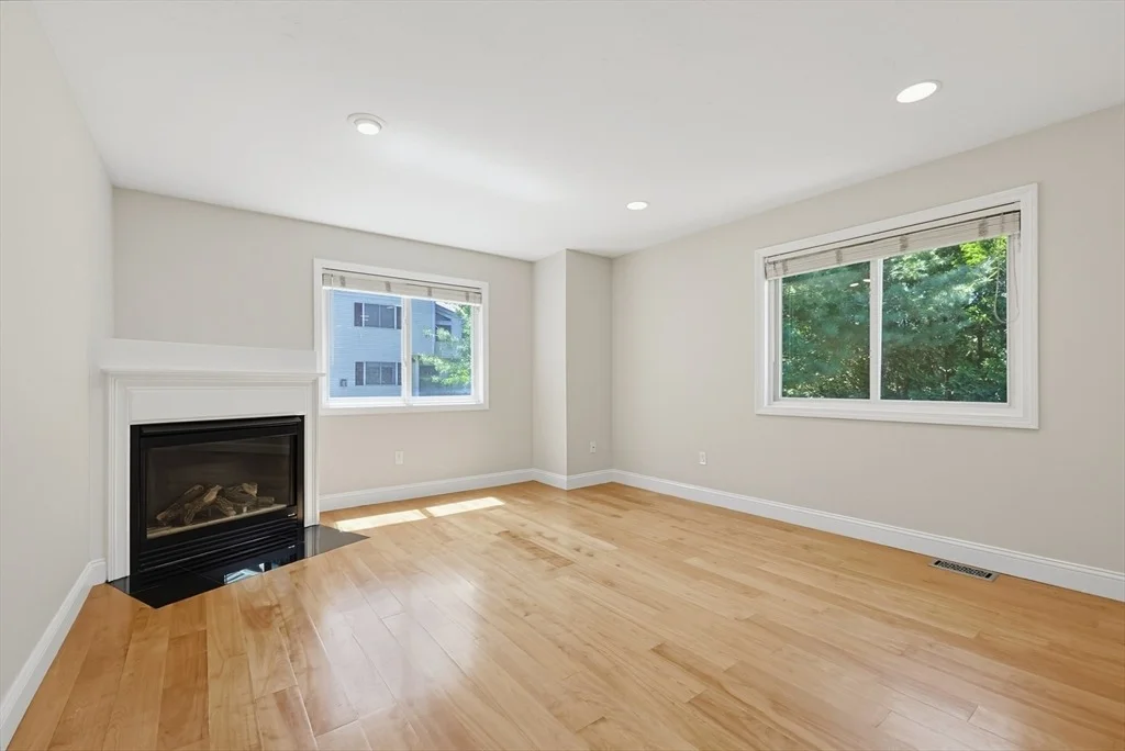 Photo of Unit 33 at 33 Half Crown Cir