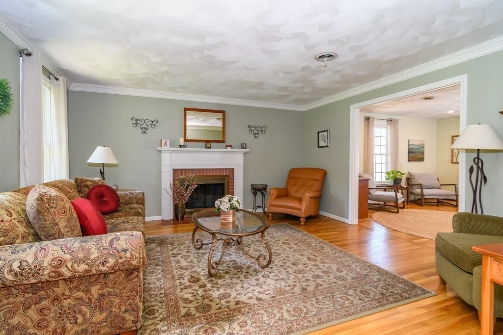 Photo of 36 Bubbling Brook Rd