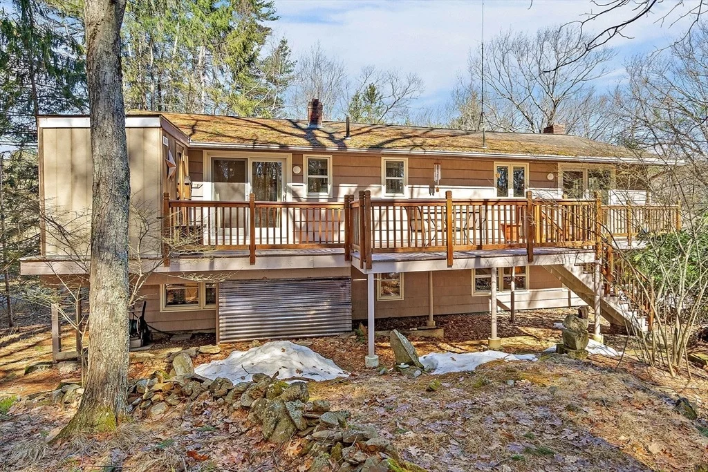 Photo of 352 Taylor Rd