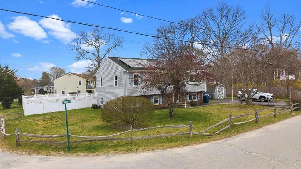 Photo of 51 Hideaway Ln