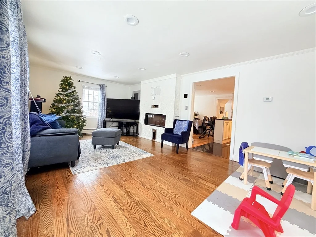 Photo of 12 Danforth St