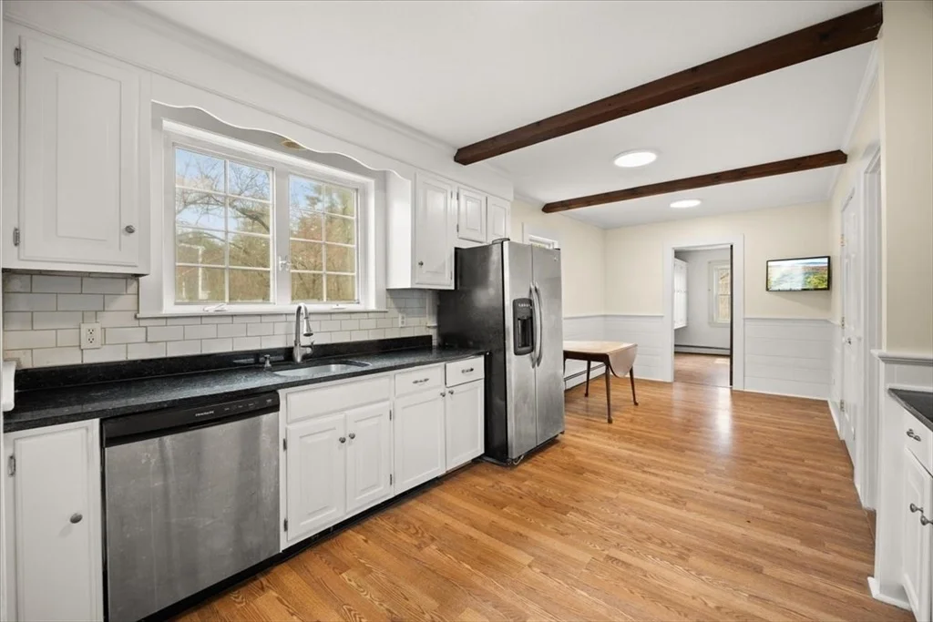 Photo of 1553 Broadway