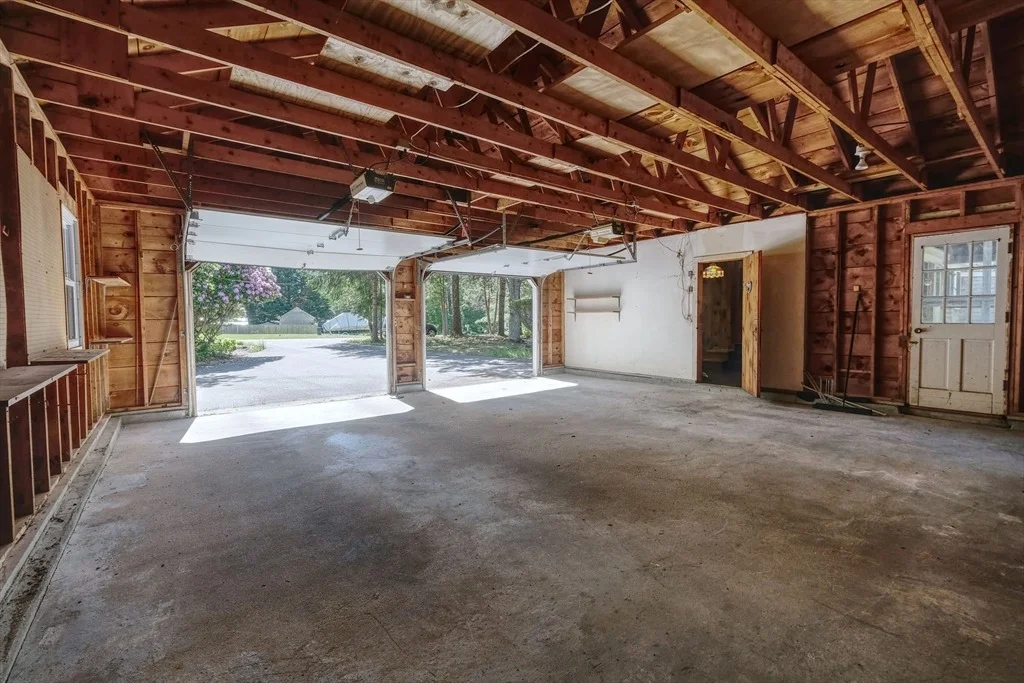 Photo of 175 Knotty Pine Ln