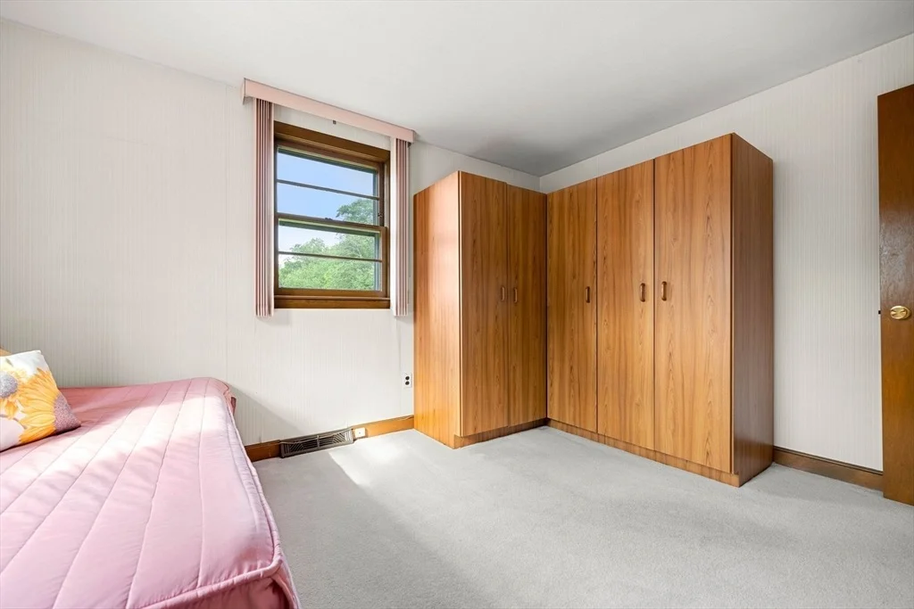 Photo of 12 Raylen Ave
