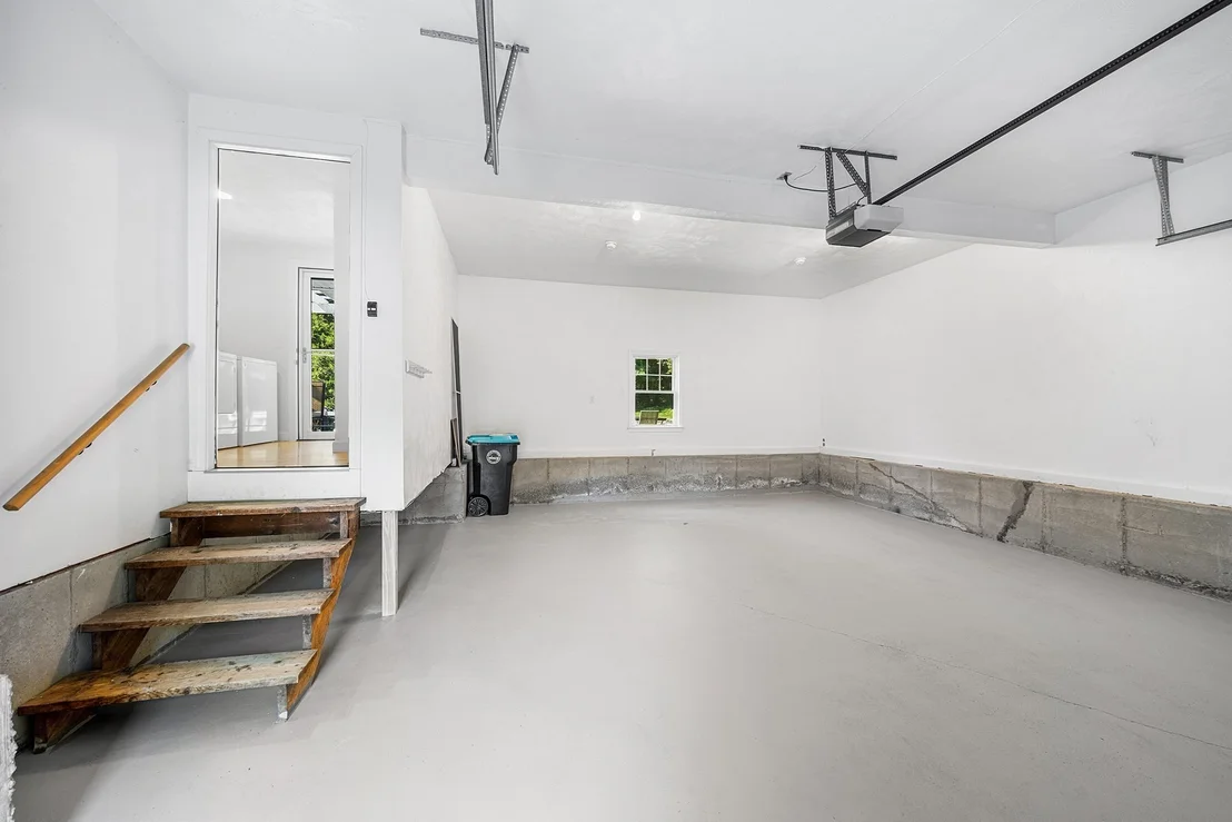 Photo of 8 Lantern Ln