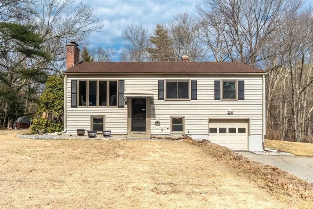 Photo of 2 Linwood Dr
