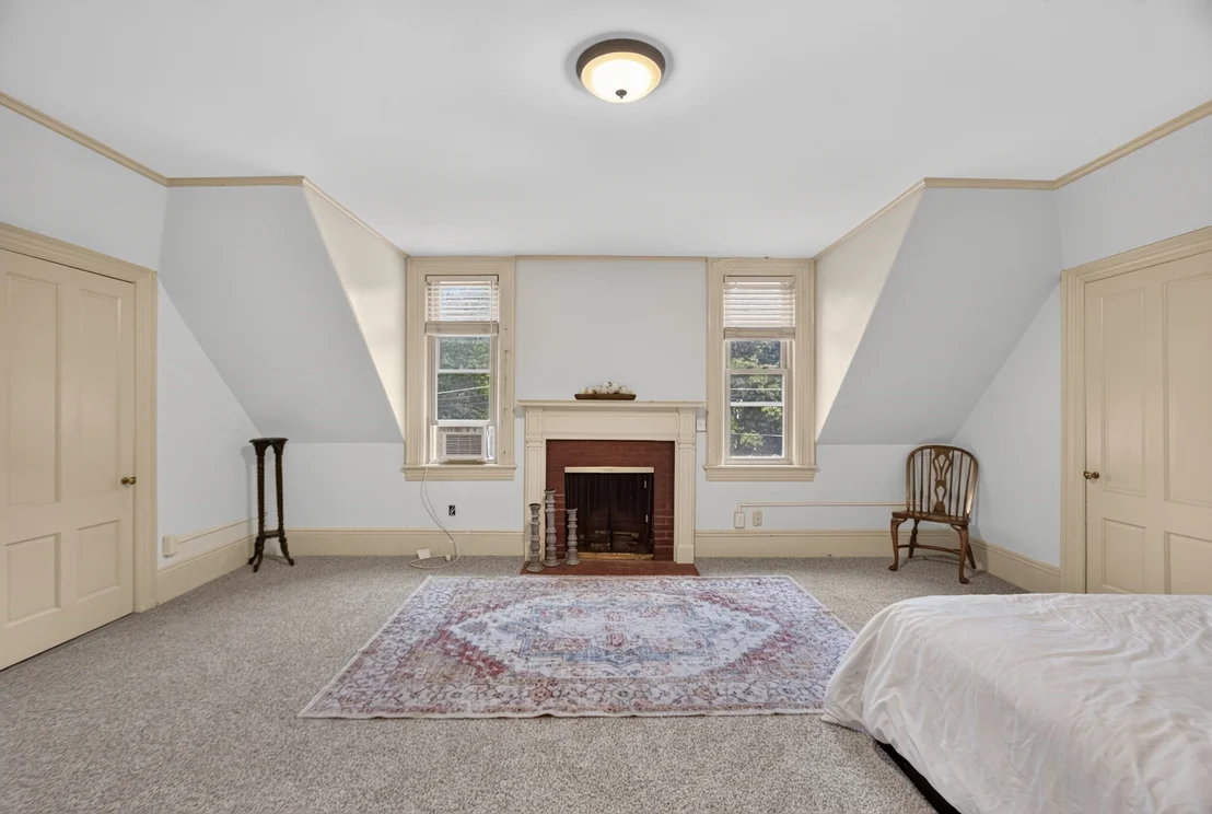 Photo of 141 Chestnut St