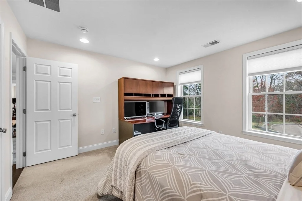 Photo of 16 York Cir