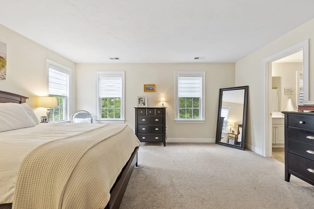Photo of Unit A at 14 Longview Cir
