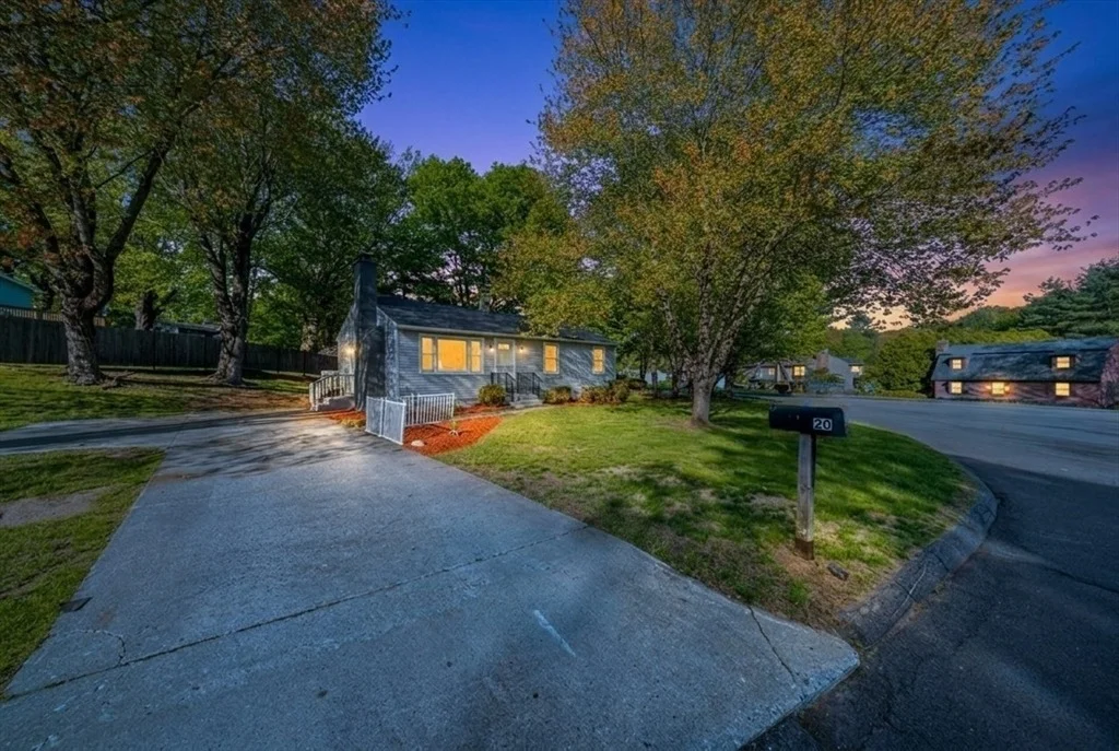 Photo of 20 Meadowbrook Dr