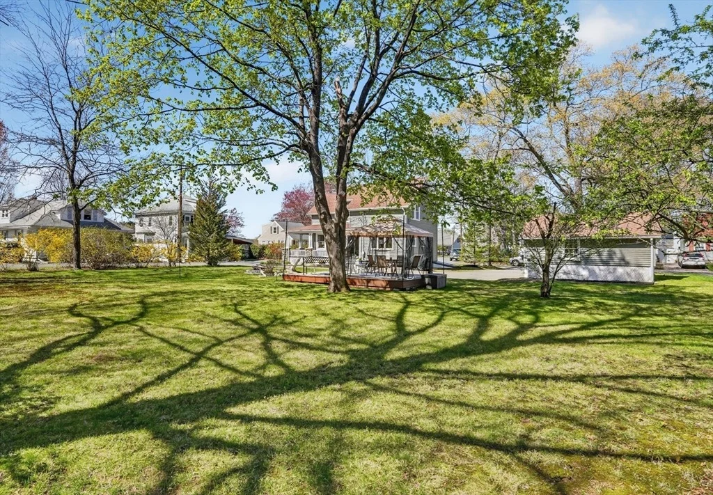 Photo of 4 Lakeside Drive