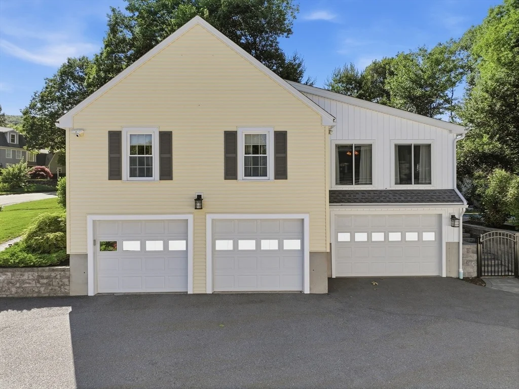 Photo of 45 Constitution Dr