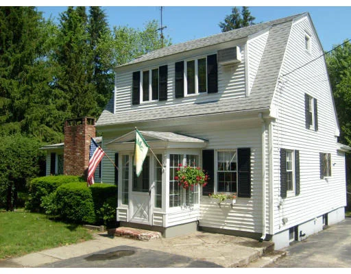 Photo of 484 Main Street