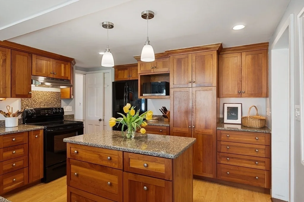Photo of 51 Chestnut St