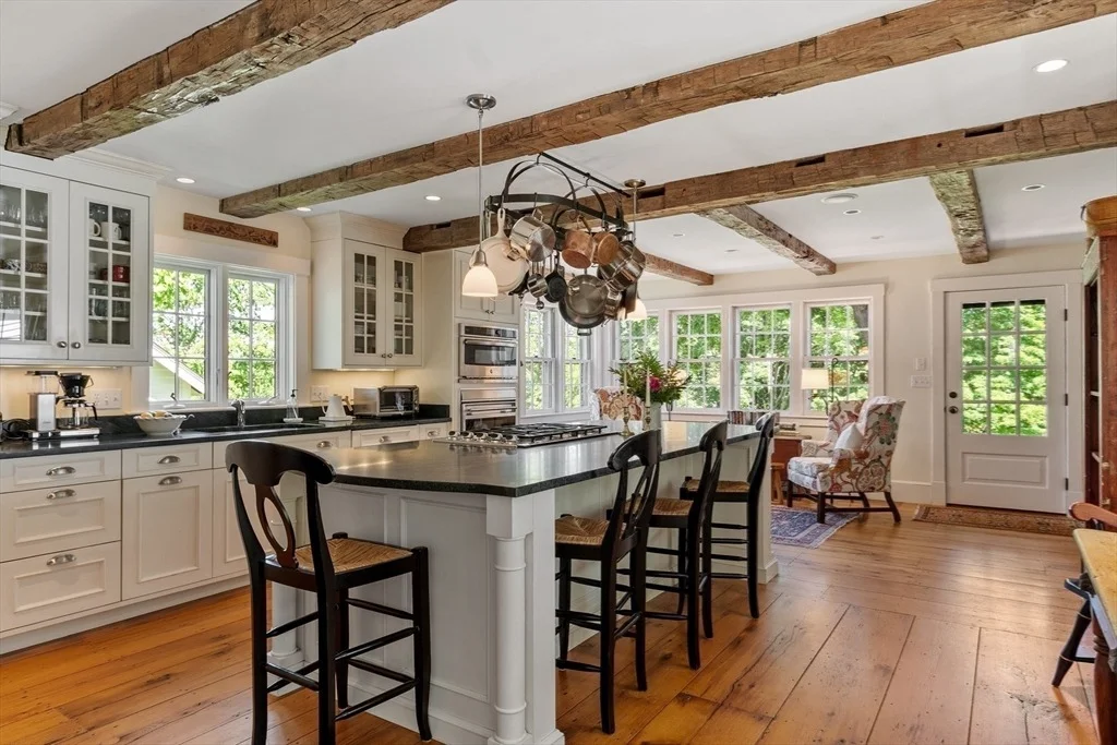 Photo of 827 Hill Rd