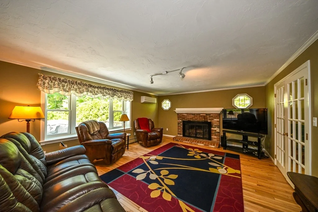 Photo of 311 Pine St (Stonewood Lane)