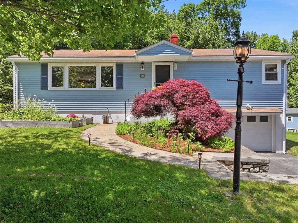 Photo of 46 Pinecroft Ave