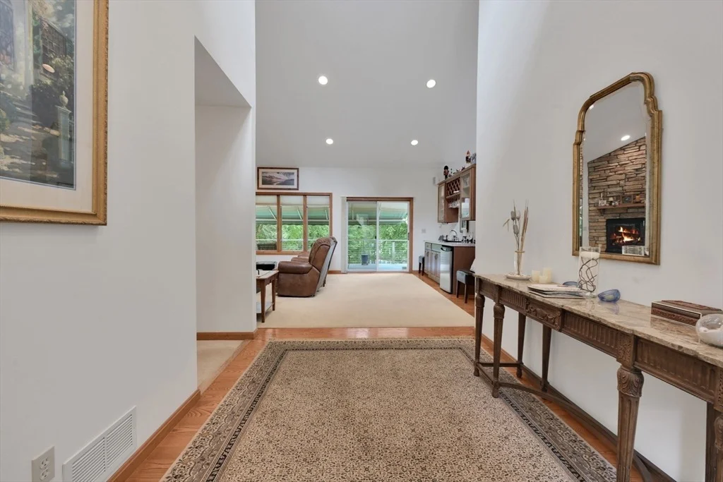 Photo of 54 Shoreline Dr