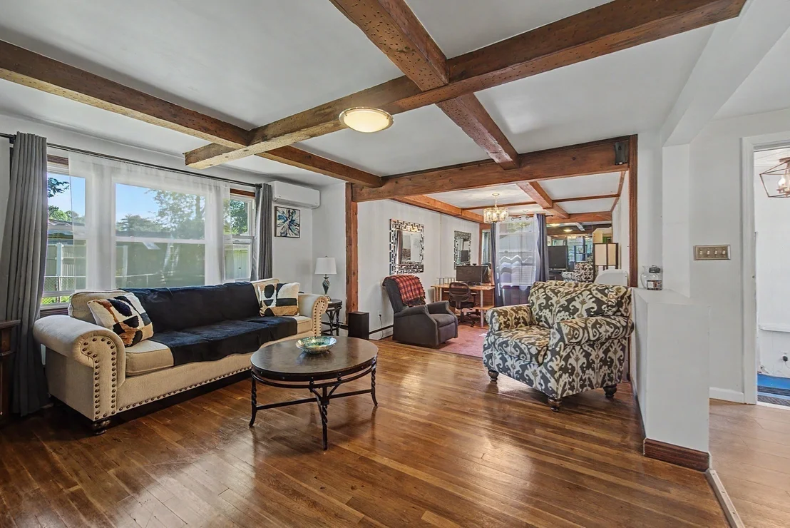 Photo of 369 Breckwood Blvd