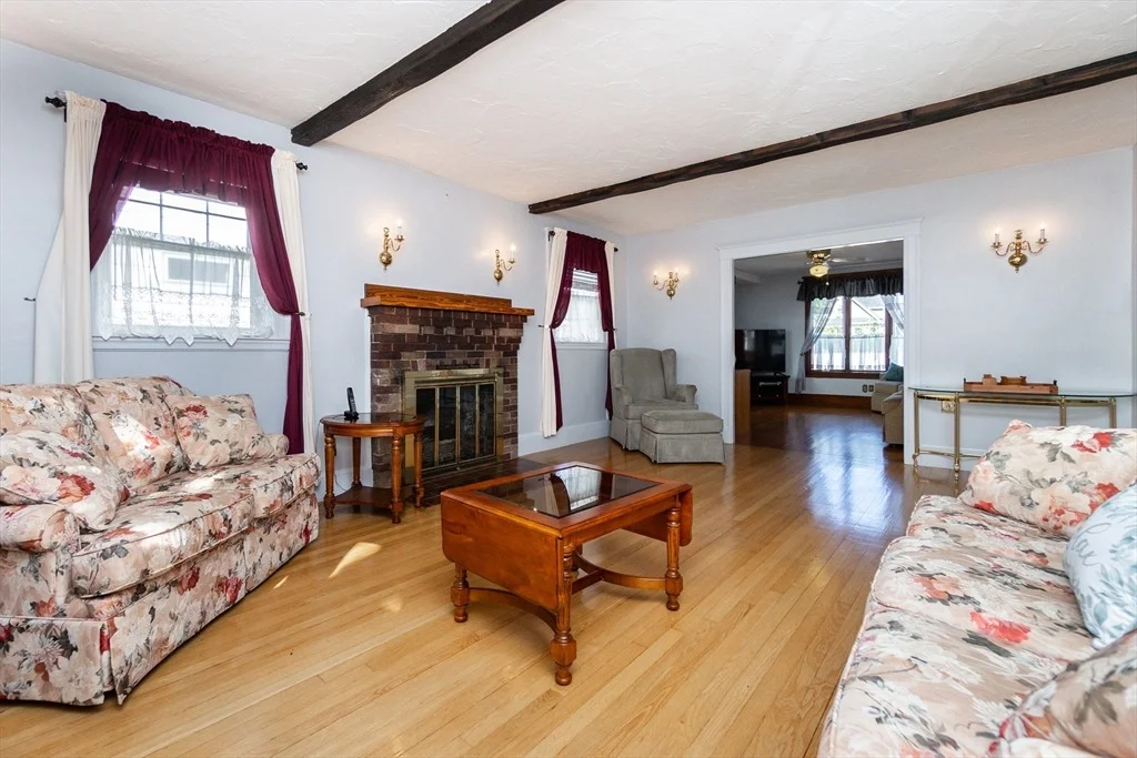 Photo of 140 Phillips St