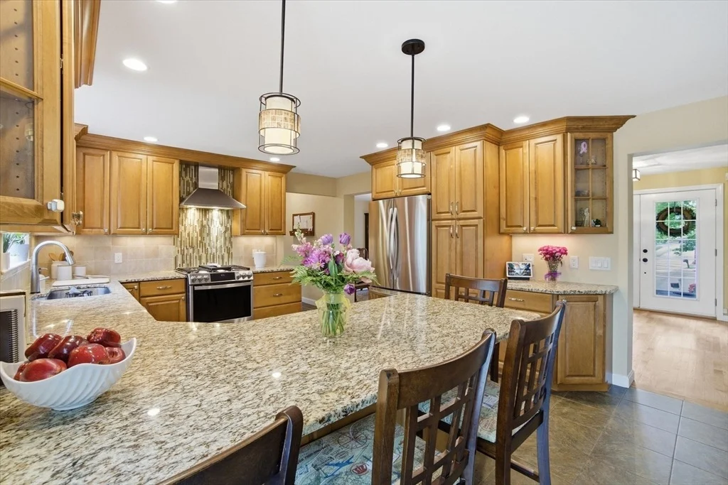 Photo of 18 Oakridge Dr