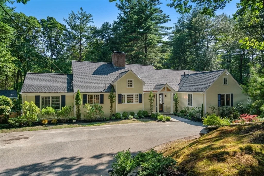 Photo of 156 Cherry Brook Rd