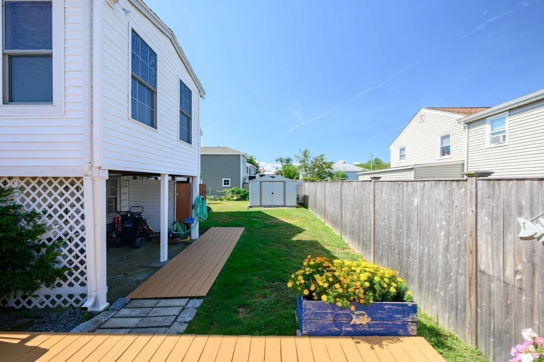 Photo of 81 Warfield Avenue