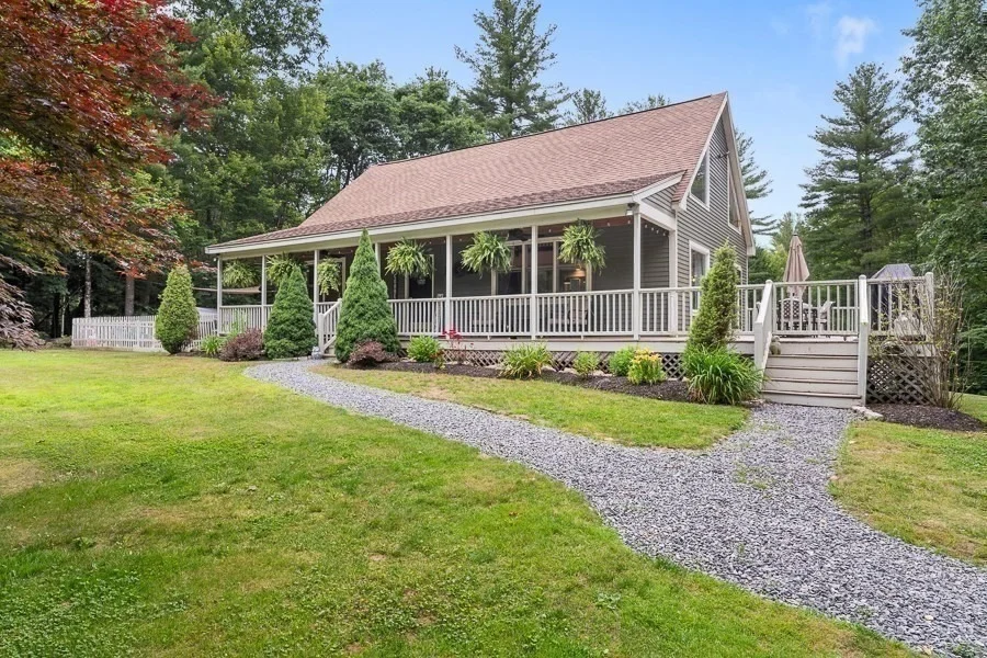 Photo of 115 River Rd