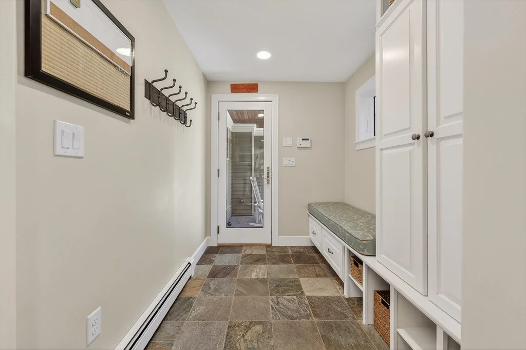 Photo of 37 Mast Hill Rd