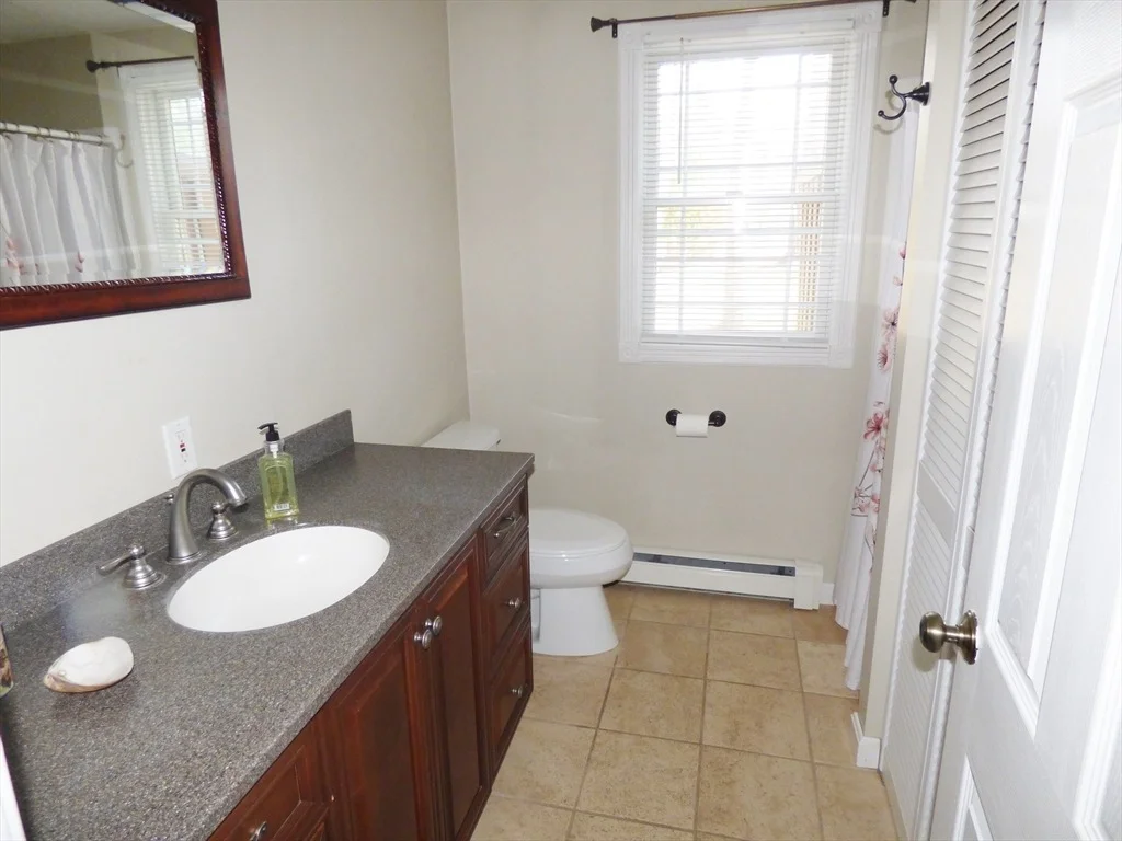 Photo of 33 Lakeview Dr