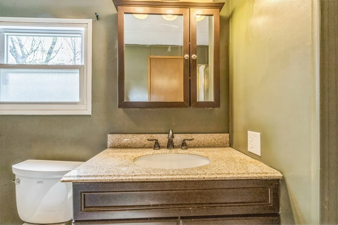 Photo of 39 Thayer Dr